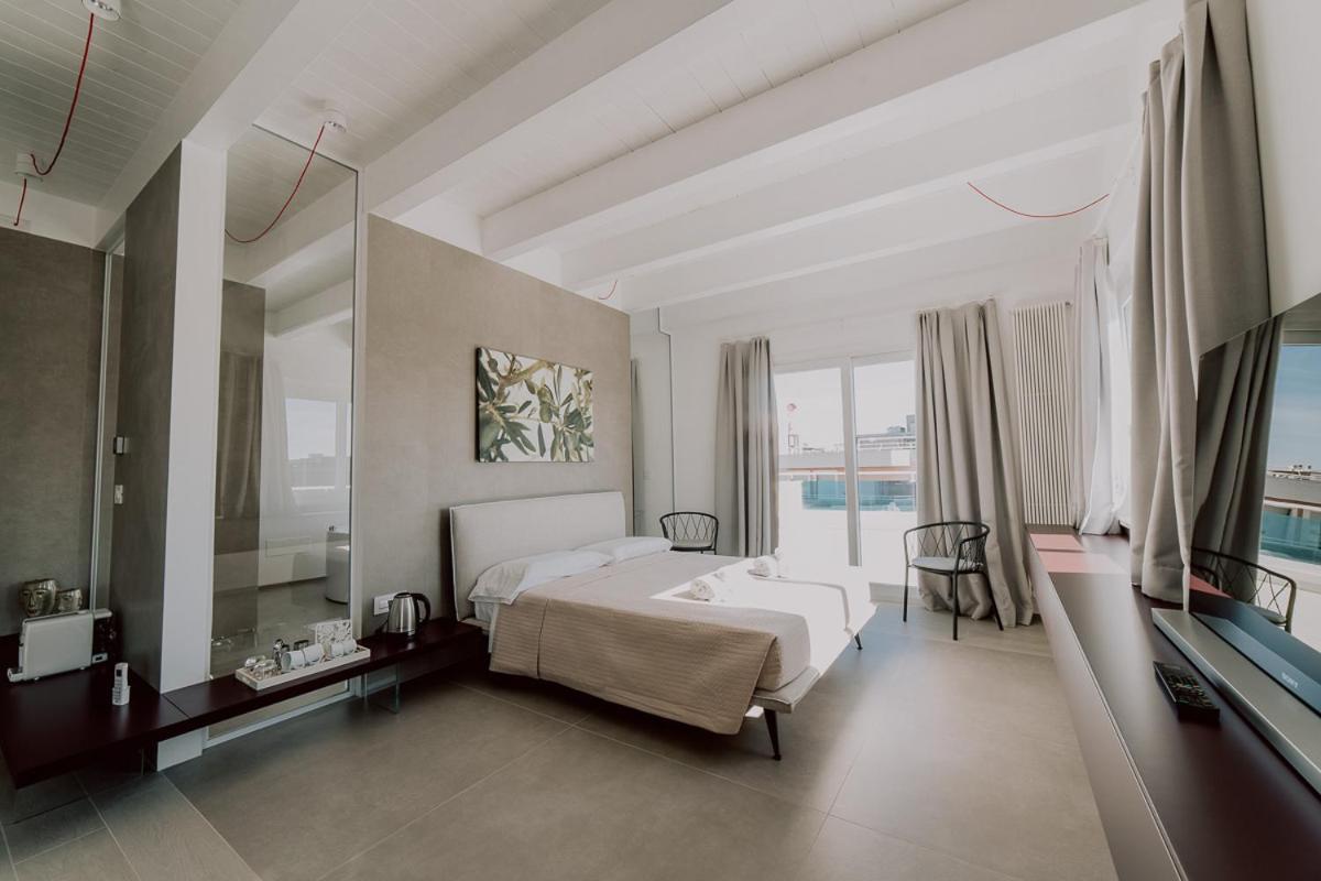 Suite Donna Edwige By Monholiday Monopoli Buitenkant foto
